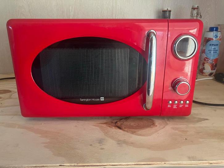 Nette Magnetron - Zo Goed Als Nieuw! 700 Watt., Witgoed en Apparatuur, Magnetrons, Zo goed als nieuw, Vrijstaand, Magnetron, 45 tot 60 cm