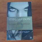 Stieg Larsson - Gerechtigheid, Scandinavië, Ophalen of Verzenden, Zo goed als nieuw, Stieg Larsson