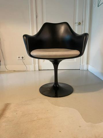 Saarinen Tulip stoelen Knoll beschikbaar voor biedingen