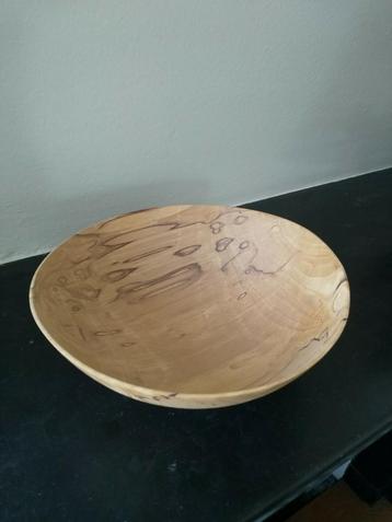 Houten schaaltje doorsnede 18 cm H 6 cm beschikbaar voor biedingen
