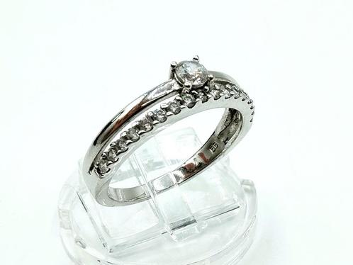 Zilveren ring met zirkonia's, 18 mm, Sieraden, Tassen en Uiterlijk, Ringen, Gebruikt, Dame, 17 tot 18, Zilver, Zilver, Verzenden