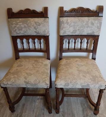 2 stoeltjes Henri Deux stijl uit 1900 bloemenmotief beschikbaar voor biedingen