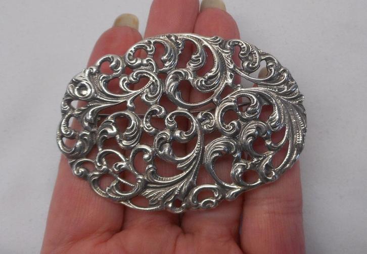 Zilveren grote Art Nouveau broche nr.1793, Sieraden, Tassen en Uiterlijk, Broches, Zo goed als nieuw, Zilver, Zilver, 4 tot 7 cm