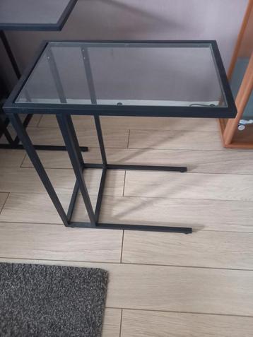 2x IKEA VITTSJÖ Bijzettafels beschikbaar voor biedingen