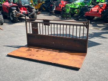 WERKPLATFORM / WERKBAK op vorken verreiker / heftruck beschikbaar voor biedingen