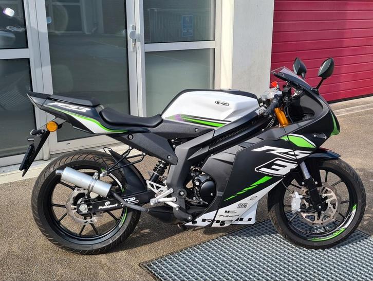 Rieju RS3 50 schakelbrommer '22 2t derbi beta rs50 rs2 gpr, Fietsen en Brommers, Brommers | Overige merken, Ophalen of Verzenden