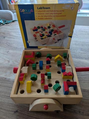 Houten Labyrinth Balansspel beschikbaar voor biedingen