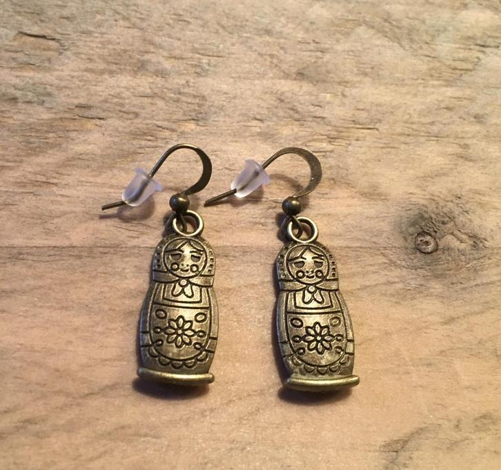 Matroesjka, Sieraden, Tassen en Uiterlijk, Oorbellen, Nieuw, Hangers, Overige materialen, Bruin, Ophalen of Verzenden