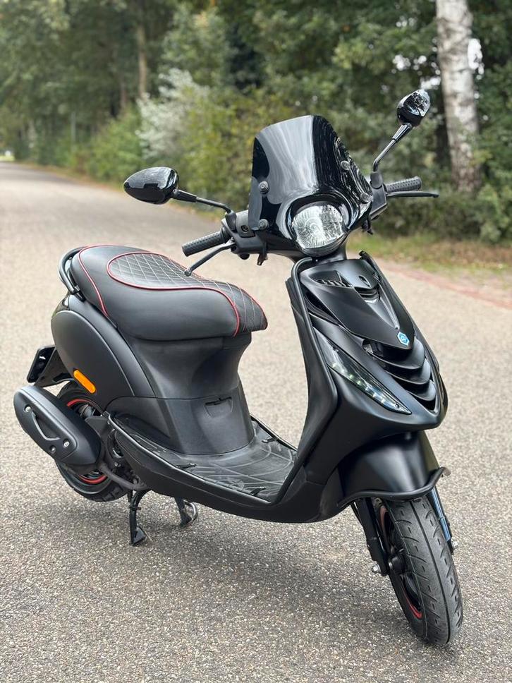 ✅ Zeer Nette Piaggio Zip Sp Snor 2020 (2500KM)! ✅, Fietsen en Brommers, Scooters | Piaggio, Zo goed als nieuw, Zip, Benzine, Ophalen of Verzenden