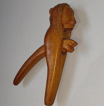 Houten Notenkraker, handmade beschikbaar voor biedingen