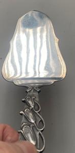 Zilveren taartschep Arie Mesker met lelietje van dalen, Antiek en Kunst, Ophalen