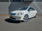 Toyota Auris 1.8 Full Hybrid 5DR CVT 2011 Wit, 4 cilinders, Wit, 75 €/maand, 1798 cc