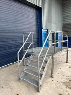 Stalen trap met groot bordes, Ophalen, Gebruikt