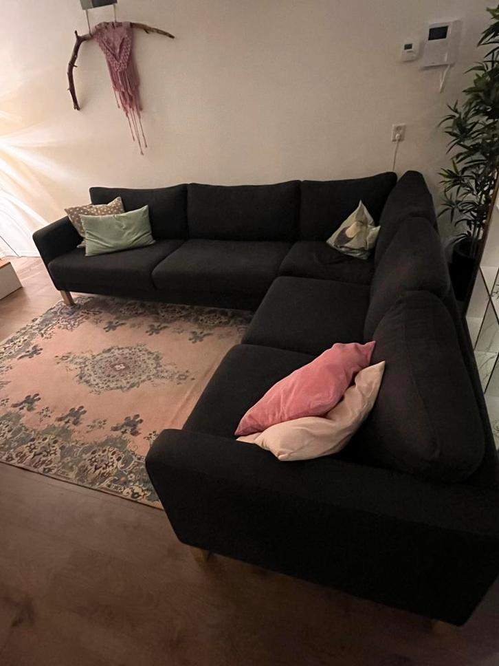 Ruime hoekbank - comfortabel en stijlvol!, Huis en Inrichting, Banken | Bankstellen, Zo goed als nieuw, Hoekbank, Vierpersoons of meer