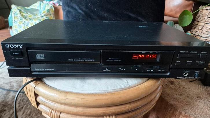 Sony compact disc player CDP-190 werkend, Audio, Tv en Foto, Cd-spelers, Gebruikt, Sony, Ophalen of Verzenden