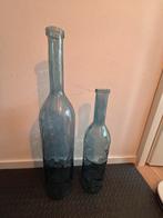 Twee decoratieve blauwe vazen – groot formaat, Ophalen, Zo goed als nieuw, Glas, 50 tot 75 cm