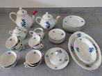 Vintage ontbijtservies / servies Mosa wit met blauwe bloemen, Ophalen