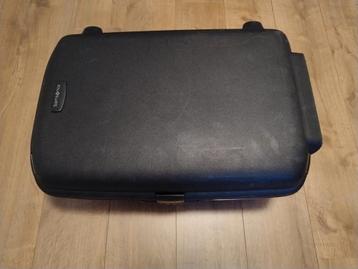 Samsonite Koffer met 2 wielen. Onverwoestbare kwaliteit beschikbaar voor biedingen