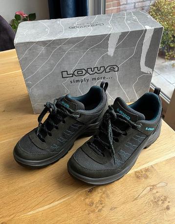 Dames wandelschoenen beschikbaar voor biedingen