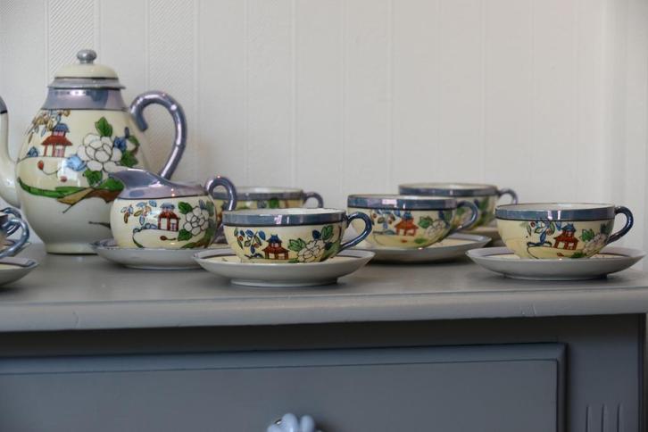 Japans porseleinen theeservies, Antiek en Kunst, Antiek | Servies compleet, Ophalen of Verzenden