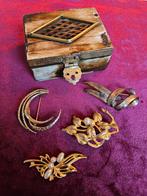 Sieradenkistje van been met vergulde broches, Sieraden, Tassen en Uiterlijk, Broches, Met strass, Overige materialen, Gebruikt