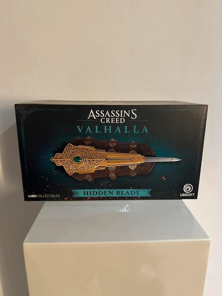 Assassin’s Creed Valhalla Hidden Blade, Verzamelen, Beelden en Beeldjes, Zo goed als nieuw, Ophalen of Verzenden