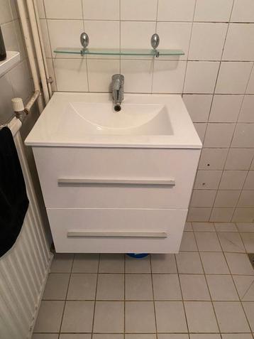 Badkamer meubel beschikbaar voor biedingen