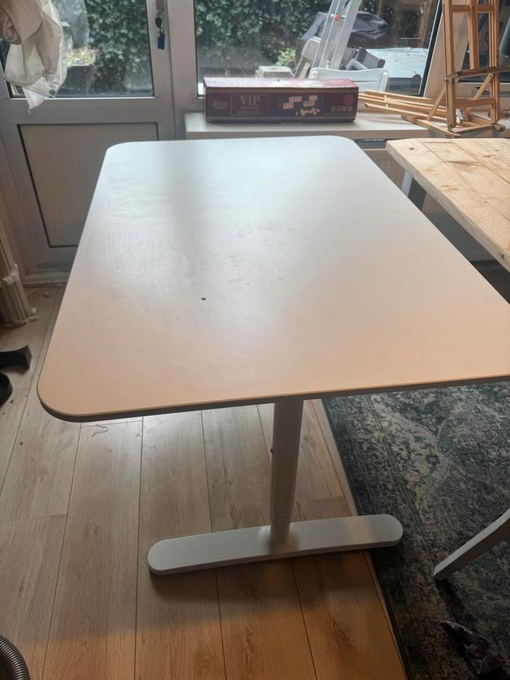 IKEA Bekant Bureau - Zo goed als nieuw!, Huis en Inrichting, Bureaus, Zo goed als nieuw, Bureau, In hoogte verstelbaar, Ophalen