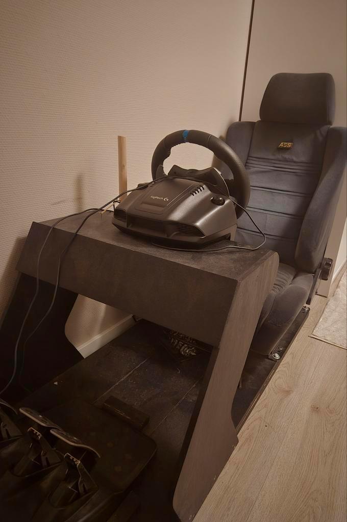 Logitech G29 met Auto Stoel - Race Simulator, Spelcomputers en Games, Spelcomputers | Overige, Gebruikt, Ophalen