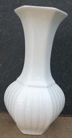 Vaas. Porcelia. Delfts. Wit plateel. 20 cm., Huis en Inrichting, Minder dan 50 cm, Wit, Zo goed als nieuw, Ophalen