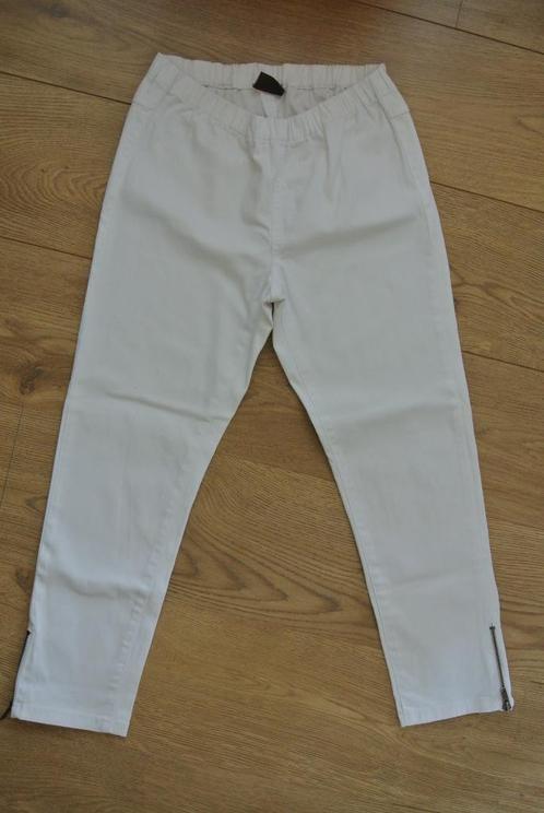 Pieces capri instap broek M wit, Kleding | Dames, Broeken en Pantalons, Zo goed als nieuw, Maat 38/40 (M), Wit, Driekwart, Ophalen of Verzenden