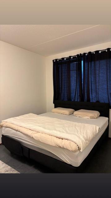 Elektrische boxspring met matras & topper 180x200 beschikbaar voor biedingen