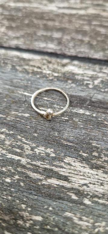 Aparte ring met gedraaide knoop vorm in 835 zilver beschikbaar voor biedingen