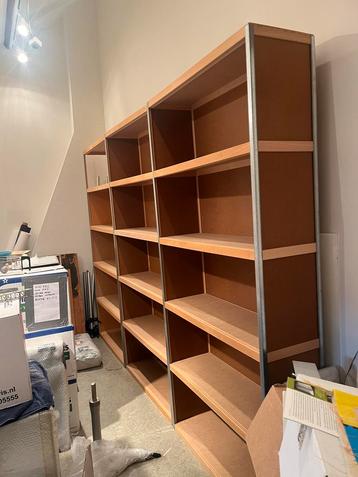 Gratis Kewlox Boekenkast beschikbaar voor biedingen