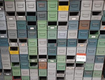 Grote partij Metalen magazijnbakken grijpbak bak stapelbak  beschikbaar voor biedingen