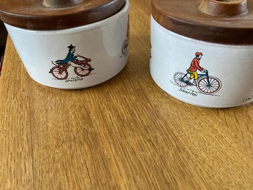 Vintage Aardewerk pot met afbeelding historische fietsen, Antiek en Kunst, Antiek | Keramiek en Aardewerk, Ophalen of Verzenden