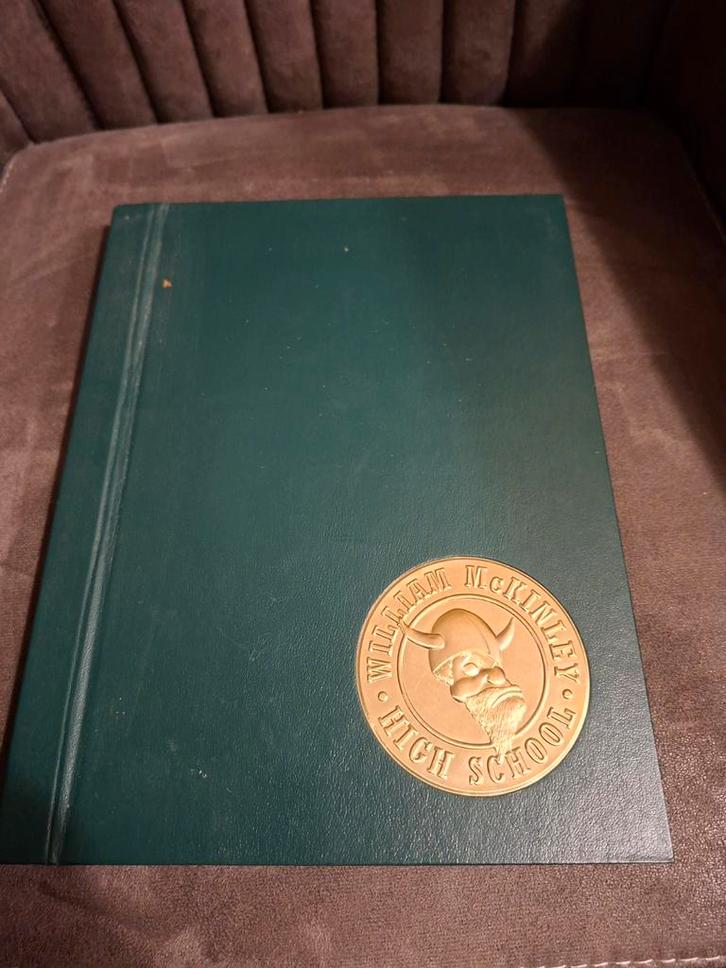 William McKinley High School Jaarboek, Boeken, Overige Boeken, Zo goed als nieuw, Ophalen of Verzenden