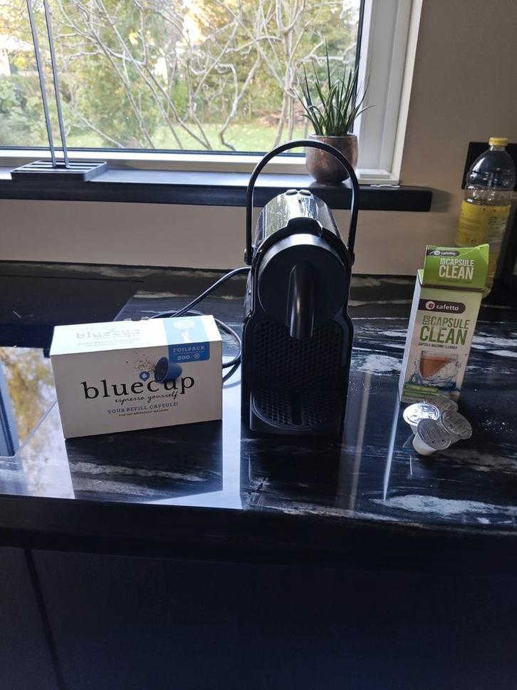 Nespresso apparaat + accessoires, Witgoed en Apparatuur, Koffiezetapparaten, Zo goed als nieuw, Koffiepads en cups, Espresso apparaat