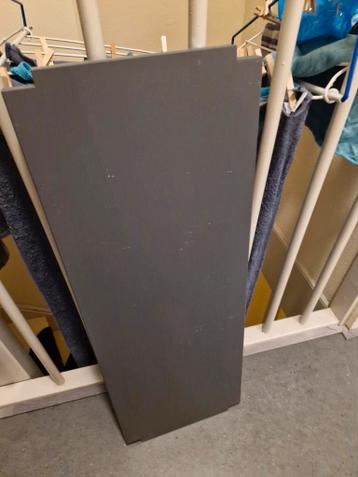 Antracietgrijze Ikea Ivar plank 83x30 cm - afbeelding 1
