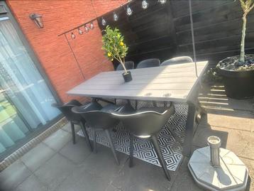 Tuinset  en hoge tafel compleet. beschikbaar voor biedingen