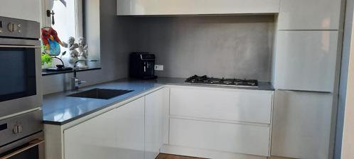 Moderne witte hoogglans L keuken+composiet+GEDEMONTEERD, Huis en Inrichting, Keuken | Complete keukens, Zo goed als nieuw, Hoekkeuken
