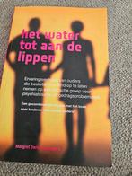 Margret Derks - Schlepers - Het water tot aan de lippen, Ophalen of Verzenden, Zo goed als nieuw, Margret Derks - Schlepers
