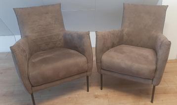 2 fautuils  beschikbaar voor biedingen