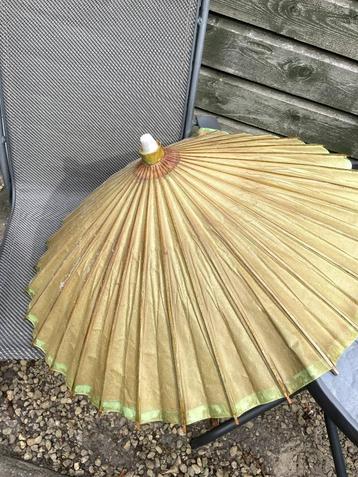 Japanse parasol (klein gaatje) beschikbaar voor biedingen
