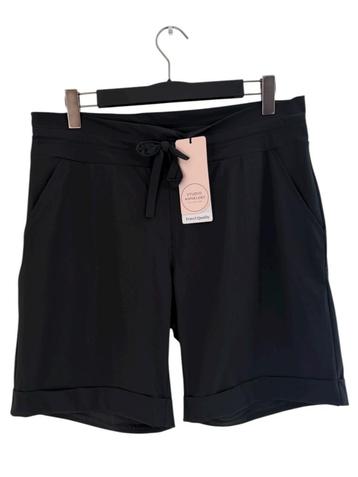 Studio Anneloes korte broek NIEUW XL beschikbaar voor biedingen