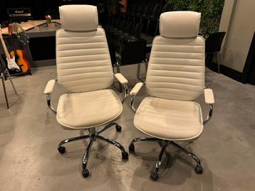 2 bureaustoelen wit beschikbaar voor biedingen