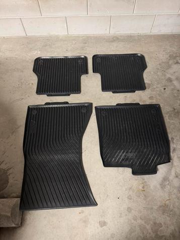 Audi A7 Rubber Matten beschikbaar voor biedingen