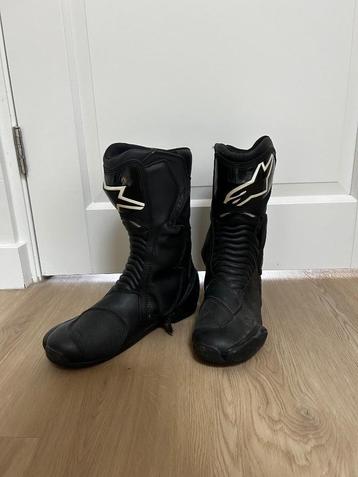 Motor schoenen beschikbaar voor biedingen