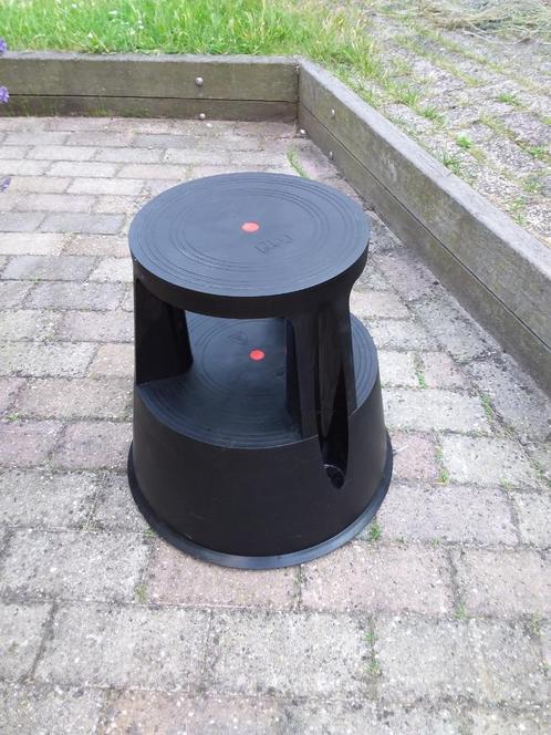 Opstapkrukje verrijdbaar, ZGAN, Huis en Inrichting, Krukjes, Zo goed als nieuw, Kunststof, Ophalen of Verzenden