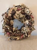 Decoratieve krans met dennenappels en bessen, Ophalen of Verzenden, Nieuw